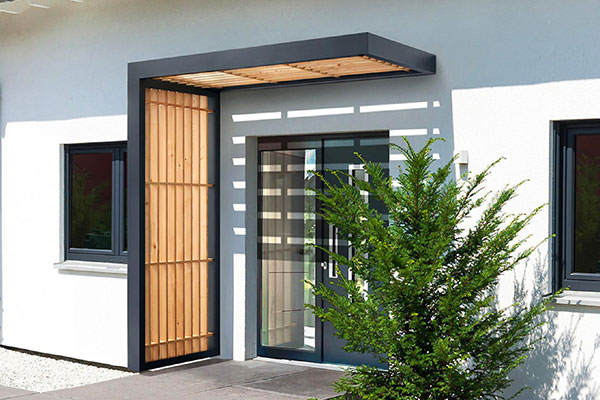 Photo de l'Auvent de Porte d'Entrée BS TIMBER-LINE avec paroi latérale