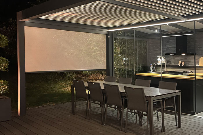 Pergolas du showroom CliKIT avec l'éclairage LED