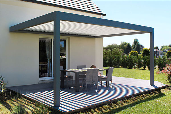 Photo d'une Pergola Bioclimatique EOLUX Adossée