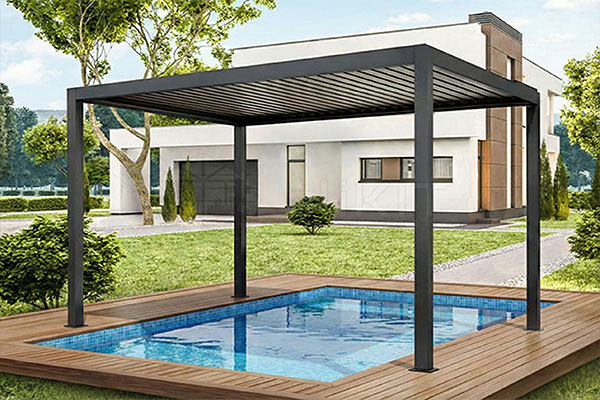 Photo d'une Pergola Bioclimatique EOLITE Autoportée pour piscine