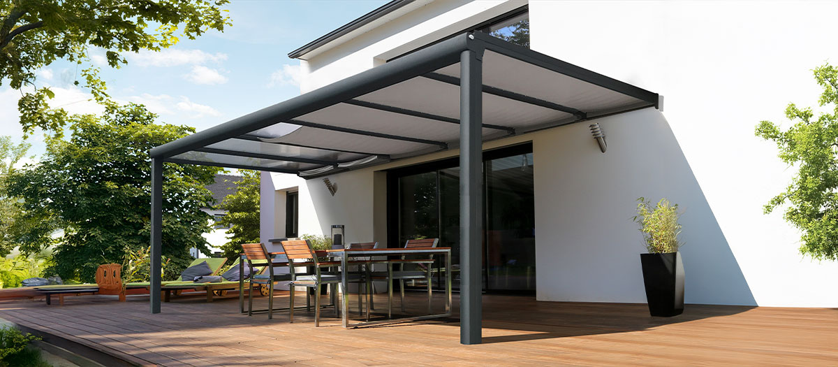 Photo d'une Pergola Aluminium PANORAMA avec des voiles d'ombrage