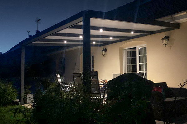 Photo d'une Pergola CLIMALUX avec des Spots LED