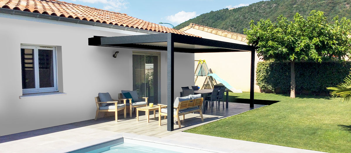 Photo d'une Pergola Bioclimatique EOLUX Adossée avec une piscine