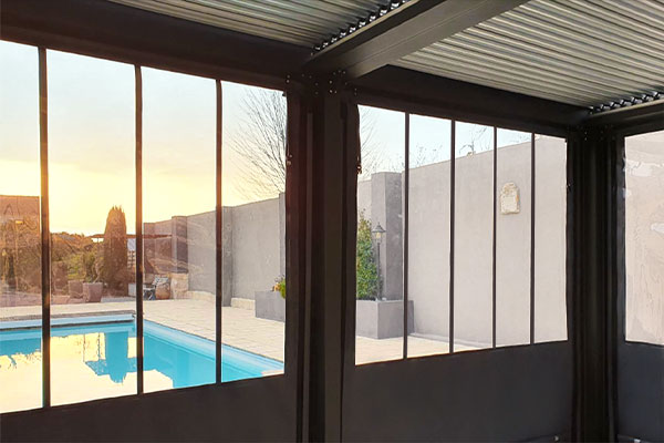 Custom-made pergola cover: Waterproof and resistant